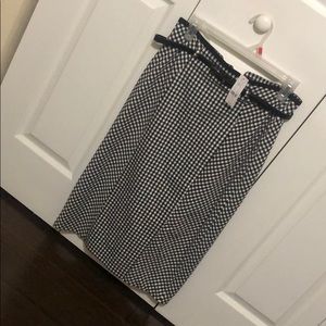 New York & Co pencil skirt. SIZE 8.